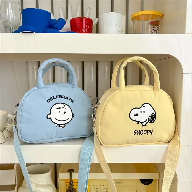 

Snoopy nylon messenger Shoulder Bag Girl New Cute Cross Body Bag Cartoon women Custard Handbag Coin Purse