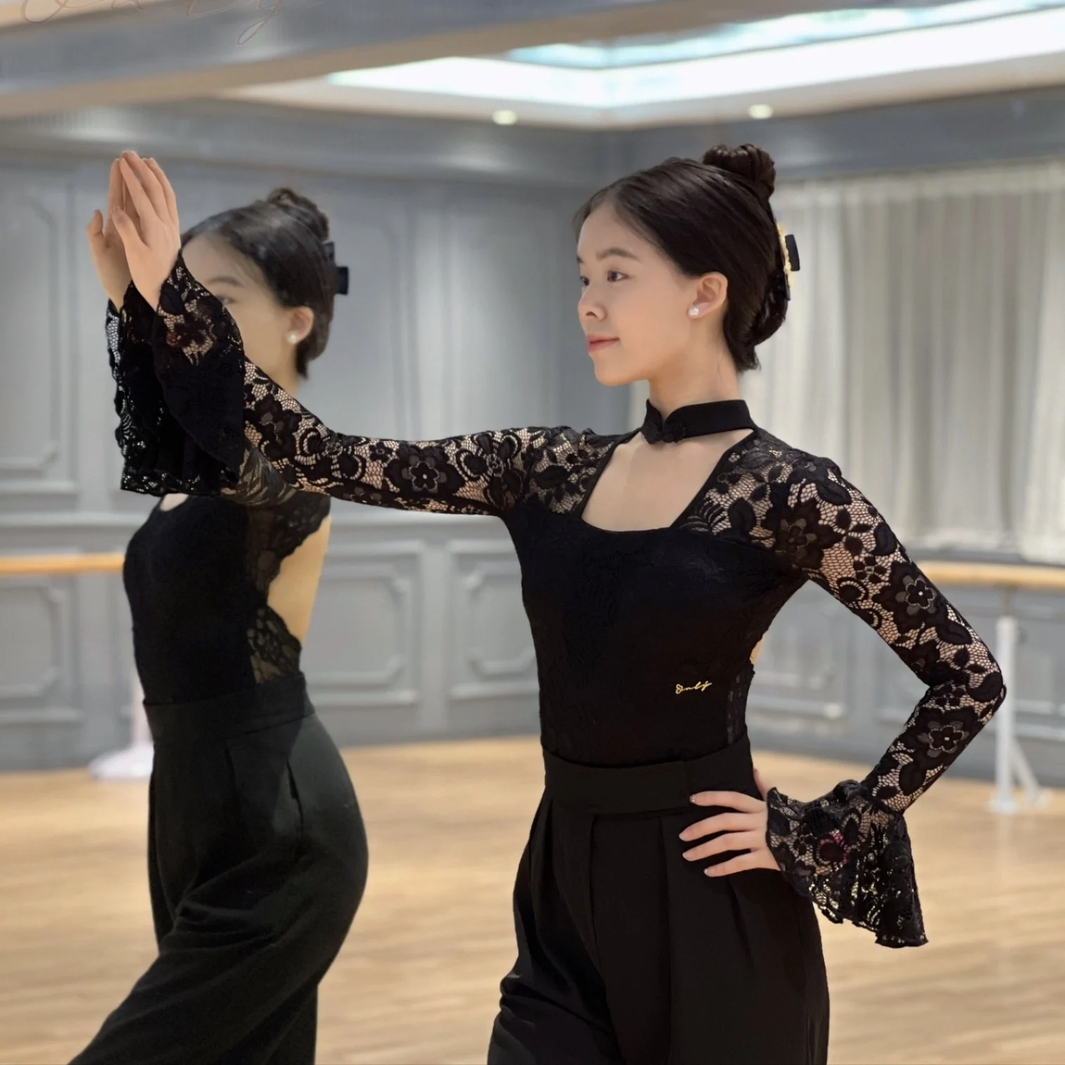 

Black Lace Long Sleeves Latin Dance Tops Women Ballroom Dance Leotards Adult Rumba Salsa Dance Clothing Practice Wear DNV25343