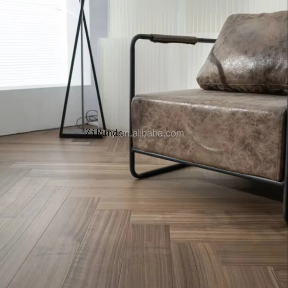 نسخة مخصصة من الأرضيات الصلبة المصنوعة من خشب الجوز المتعرج والأرضيات الخشبية المصممة متعددة الطبقات