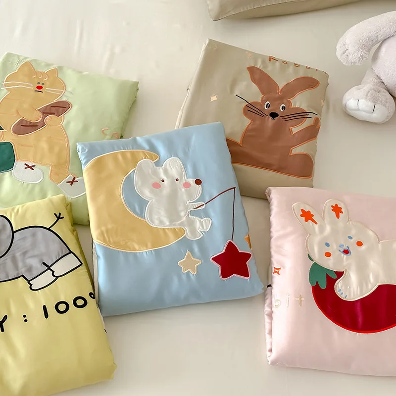 

Cute cute pet 60 Lanjing Tencel patch embroidered summer cool quilt air-conditioned single child ice silk thin quilt