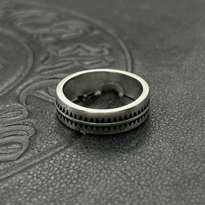 Vintage Totem Sawtooth Ring Male and Female Goro Style Ring