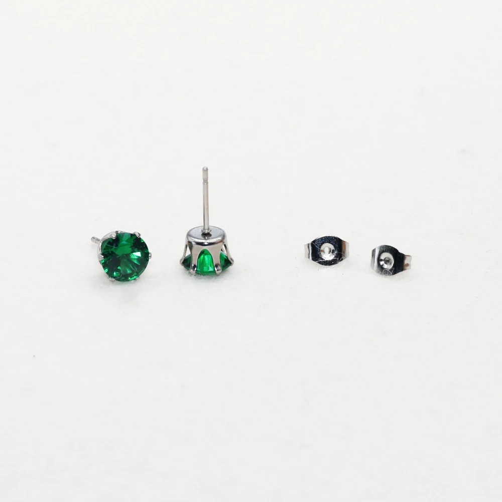 Edelstahl-Ohrstecker, glänzend grün, große Größe 7 mm, rund, für Damen und Herren, schlichtes Design, hypoallergen, für den täglichen Gebrauch. – Detail 1