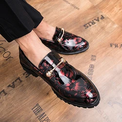 2024 Nieuwe Heren Lederen Schoenen Haarstylist Zakelijke Formele Sociale Schoen Mannelijke Slip-On Effen Casual Italiaanse Luxe Schoenen Mocasines