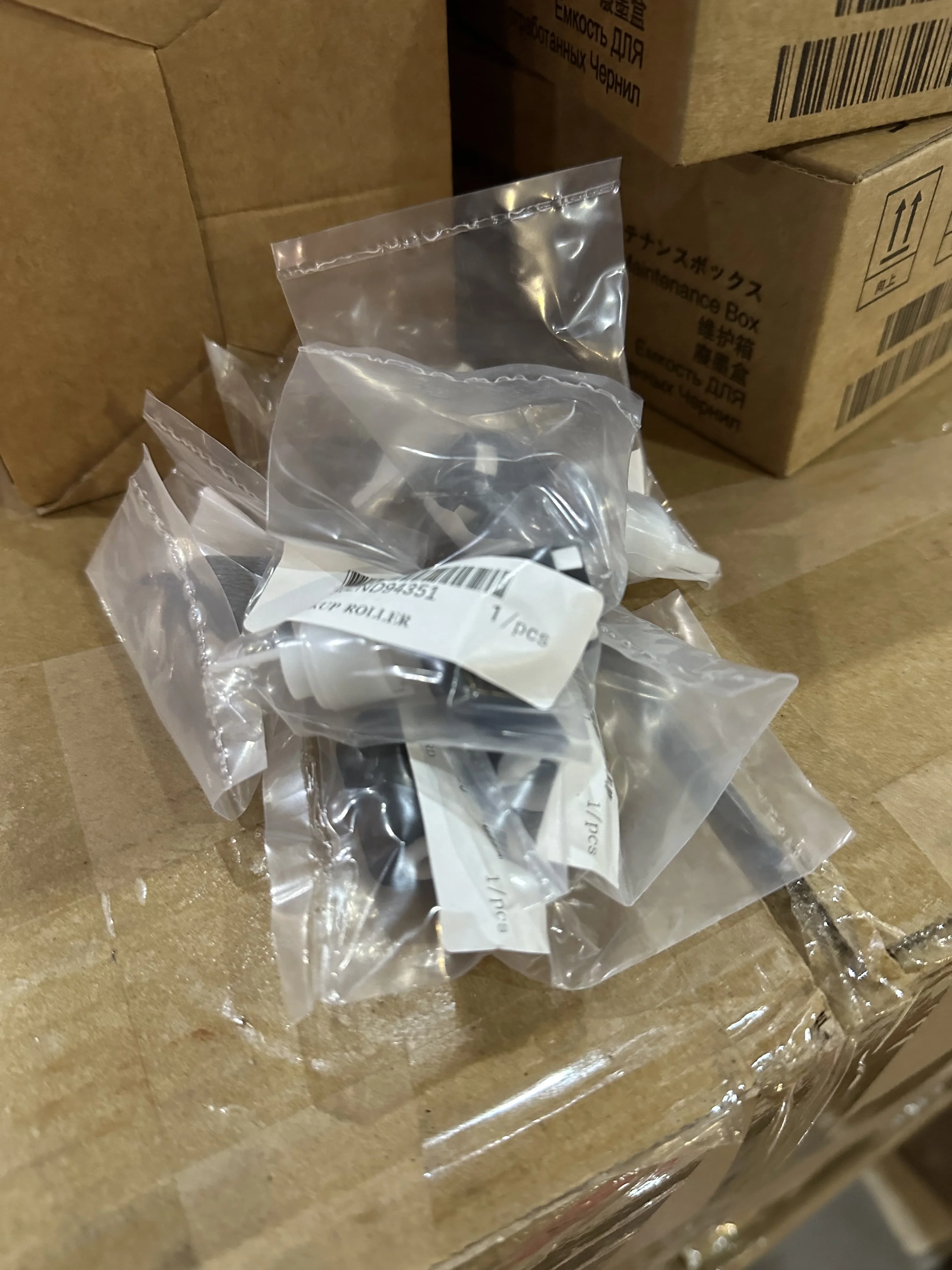 

20X 302N406030 302ND94340 302ND94350 Ролик подачи захвата для Kyocera 4002i 5002i 6002i 4052ci 5052ci 6052ci 2552ci 3252ci 3552ci