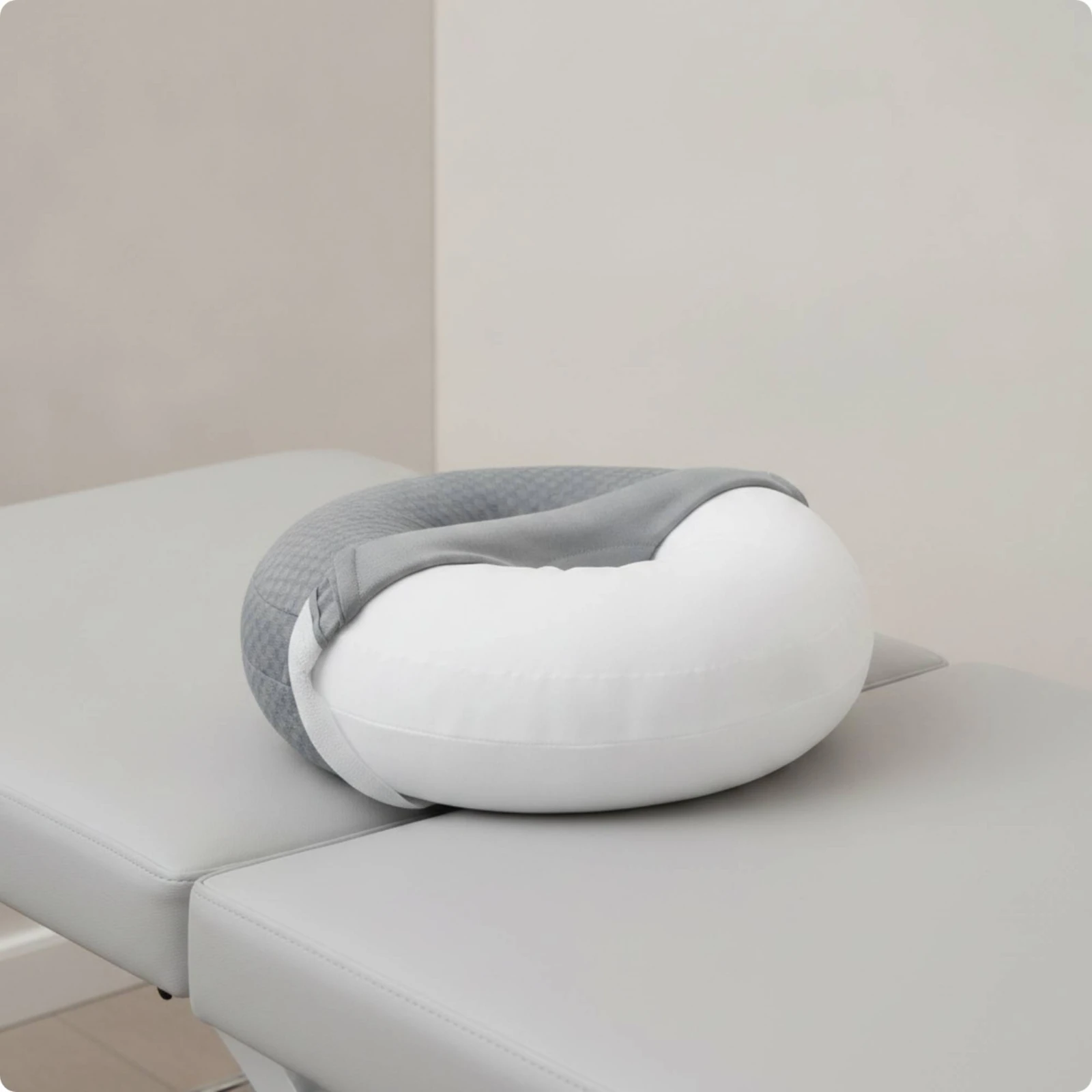 Ear Pillow with Hole Cushioned Donut Ear Pillow Cushion Comfortable Washable for Sleeping, Travel