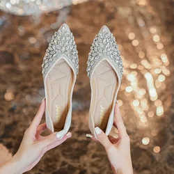 Rivetti di cristallo a punta appartamenti da donna 41-43 Plus Size muli scarpe da Ballerina di strass di lusso per donna mocassini morbidi 2024