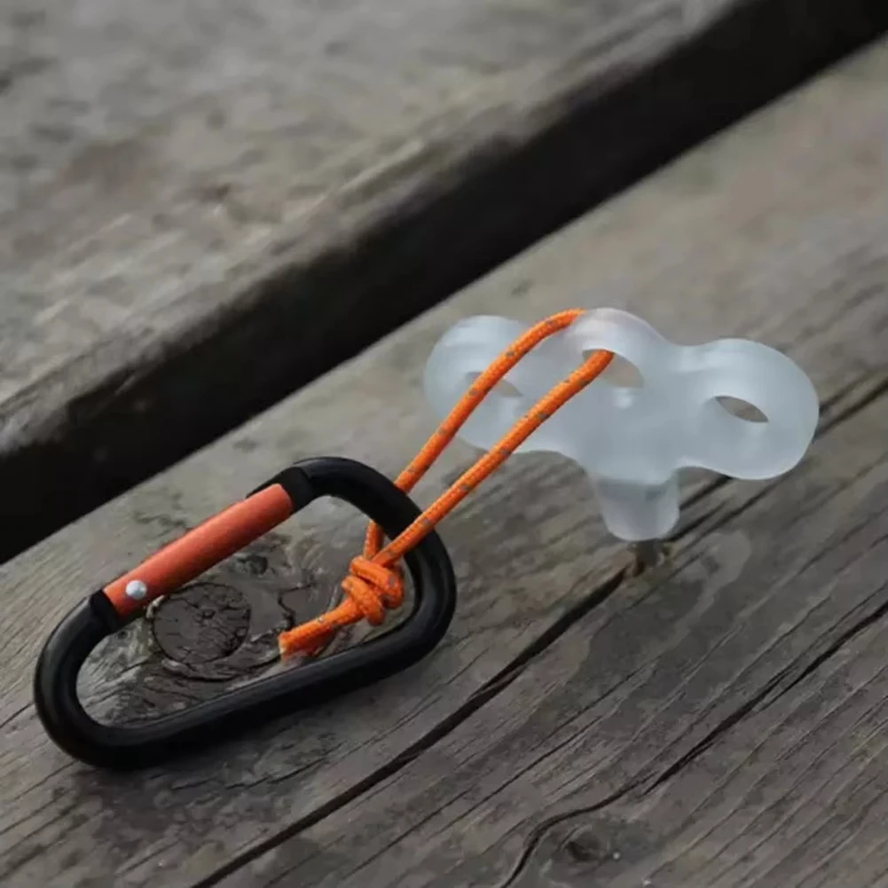 6 قطع خطافات لولبية، أبازيم حبل، دبابيس تخييم للمشي لمسافات طويلة، مسامير خيمة، ملحقات خيمة تروس خارجية مضيئة للسفر، مشابك حبل خارجية بثلاث عيون، ملحقات الخيمة