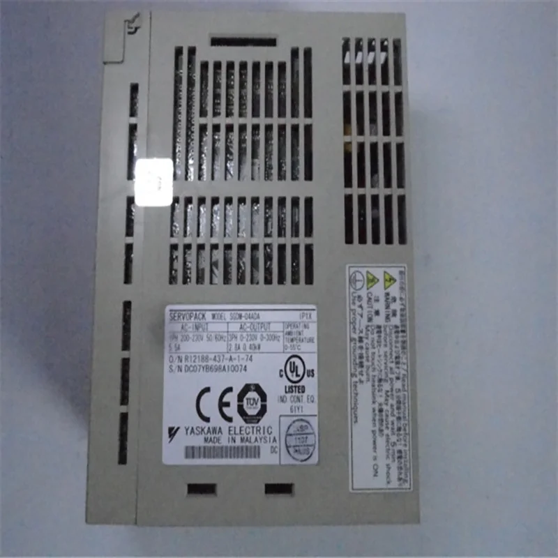 محرك سيرفو سريع التسليم SGDM-08ADAY360 محركات مؤازرة تيار متردد جديدة