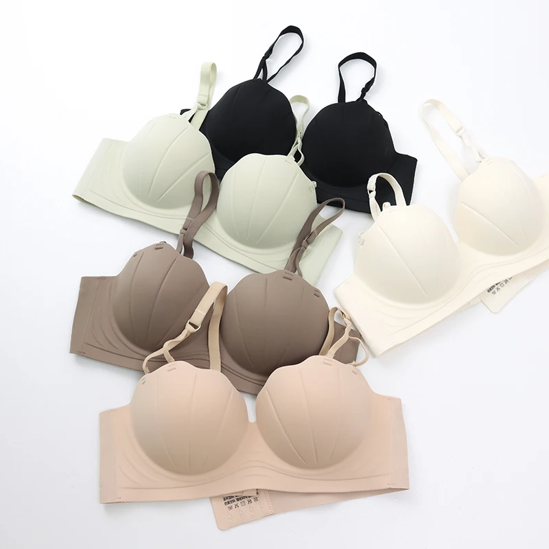 Sexy ladies bra soft cup glossy push-up bra