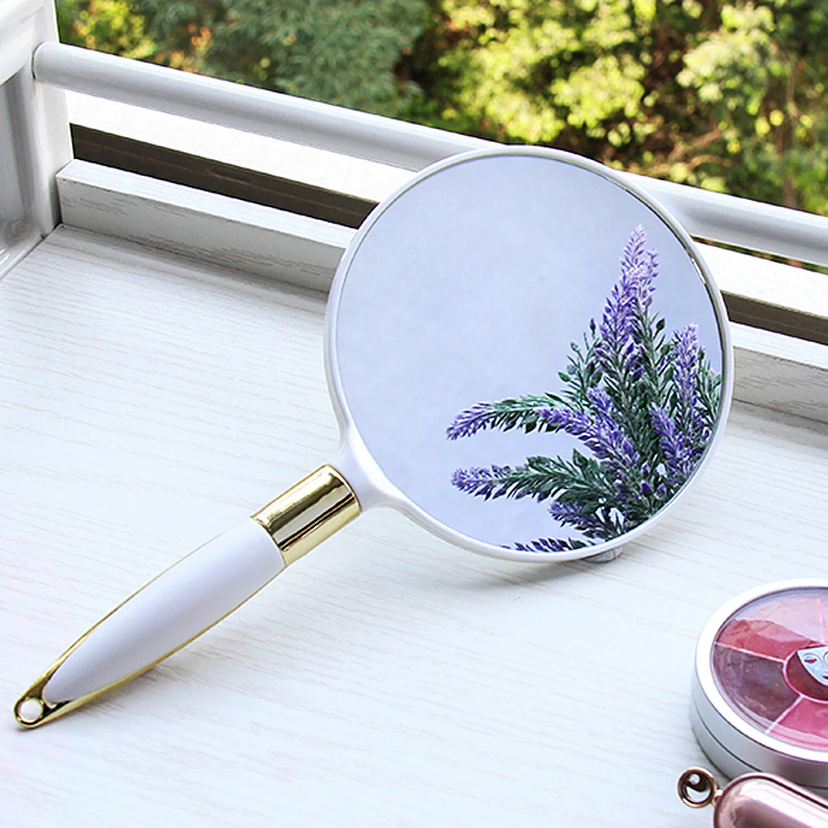 

Round White Vintage Makeup Mirror Handheld Portable Mirror Compact Makeup Accessories for Women High Definition Surface