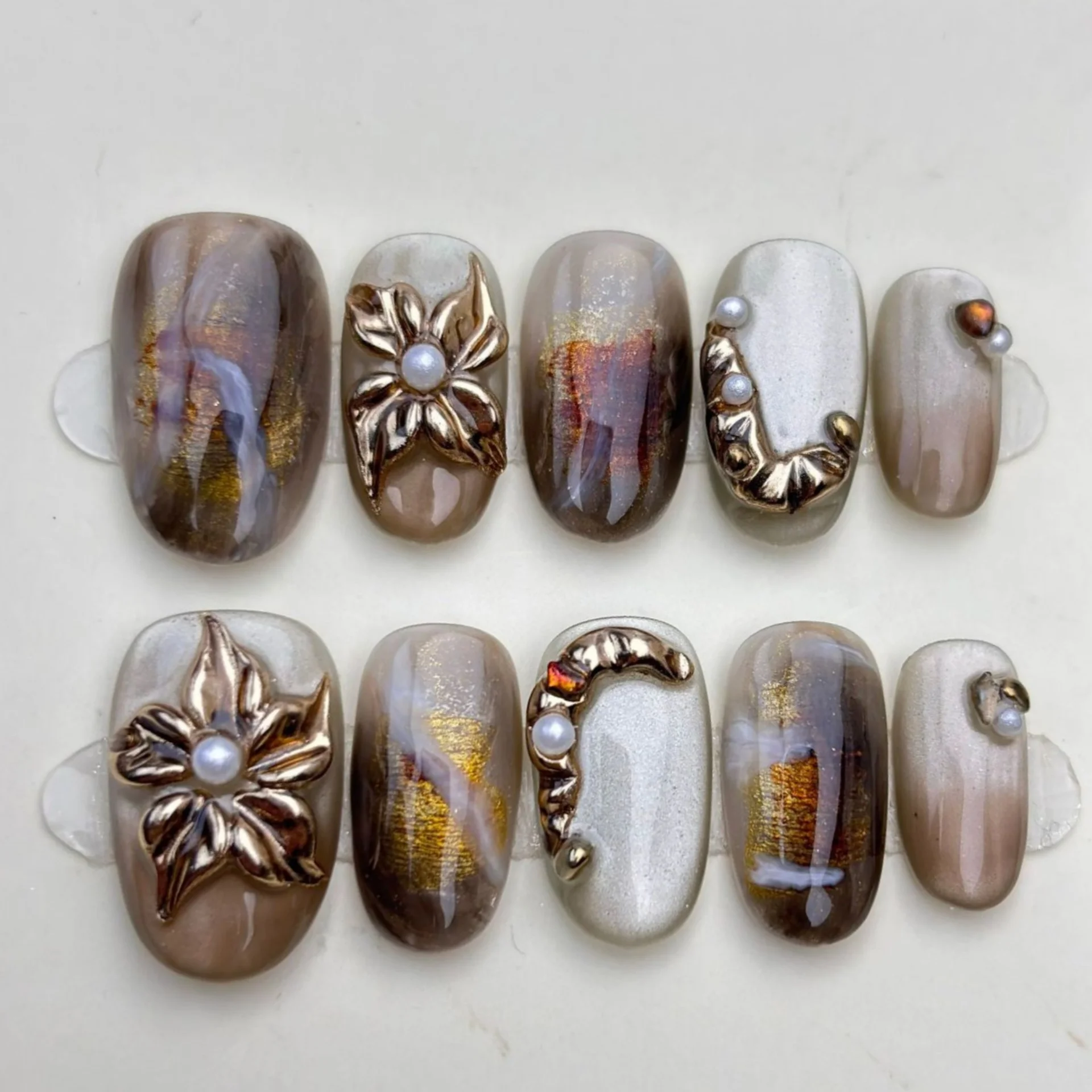 10枚入り グリッターヌード ハンドメイド つけ爪セット ウェアラブル ショートオーバル 付け爪 シャイニーパウダーデザイン チップ フェイクネイル アート マニキュア