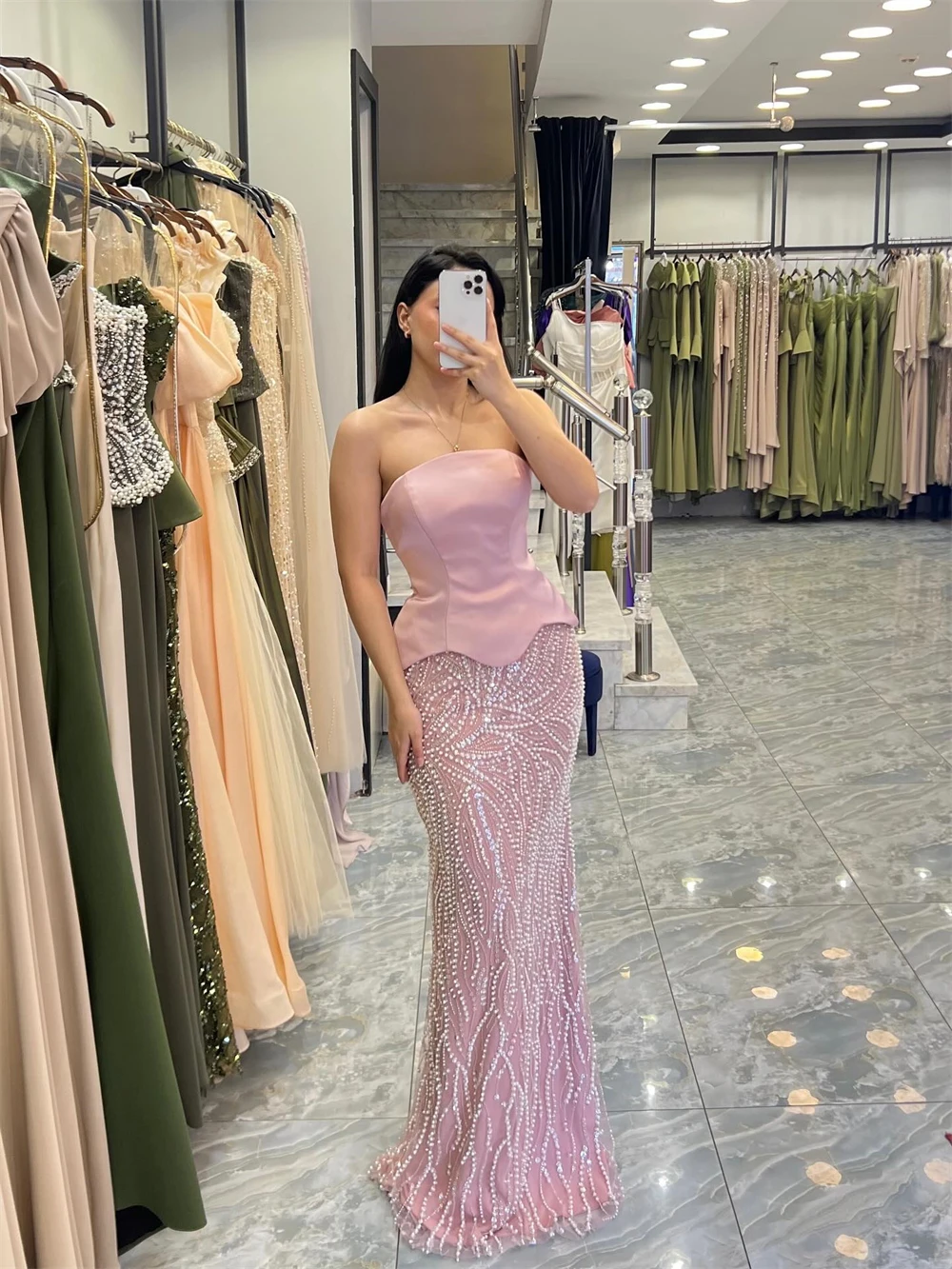 Customized Classic Pink Organza Evening Dress Elegant Strapless Sleeveless Celebrity Gowns Formal Straight Crystal Party Dresses