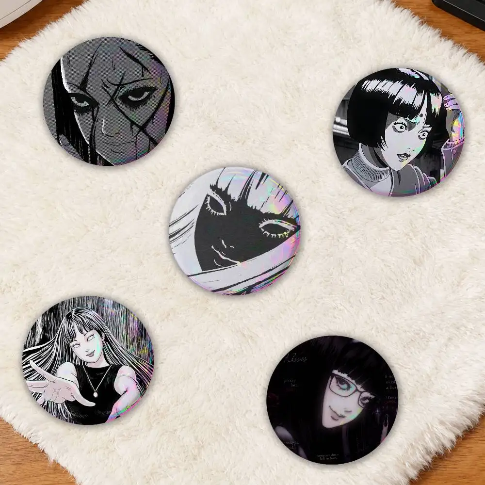 JunjI- Ito Terror  Round Brooch Badge Jewelry Pins Gifts for Friends Bag Hat Shirt Decor