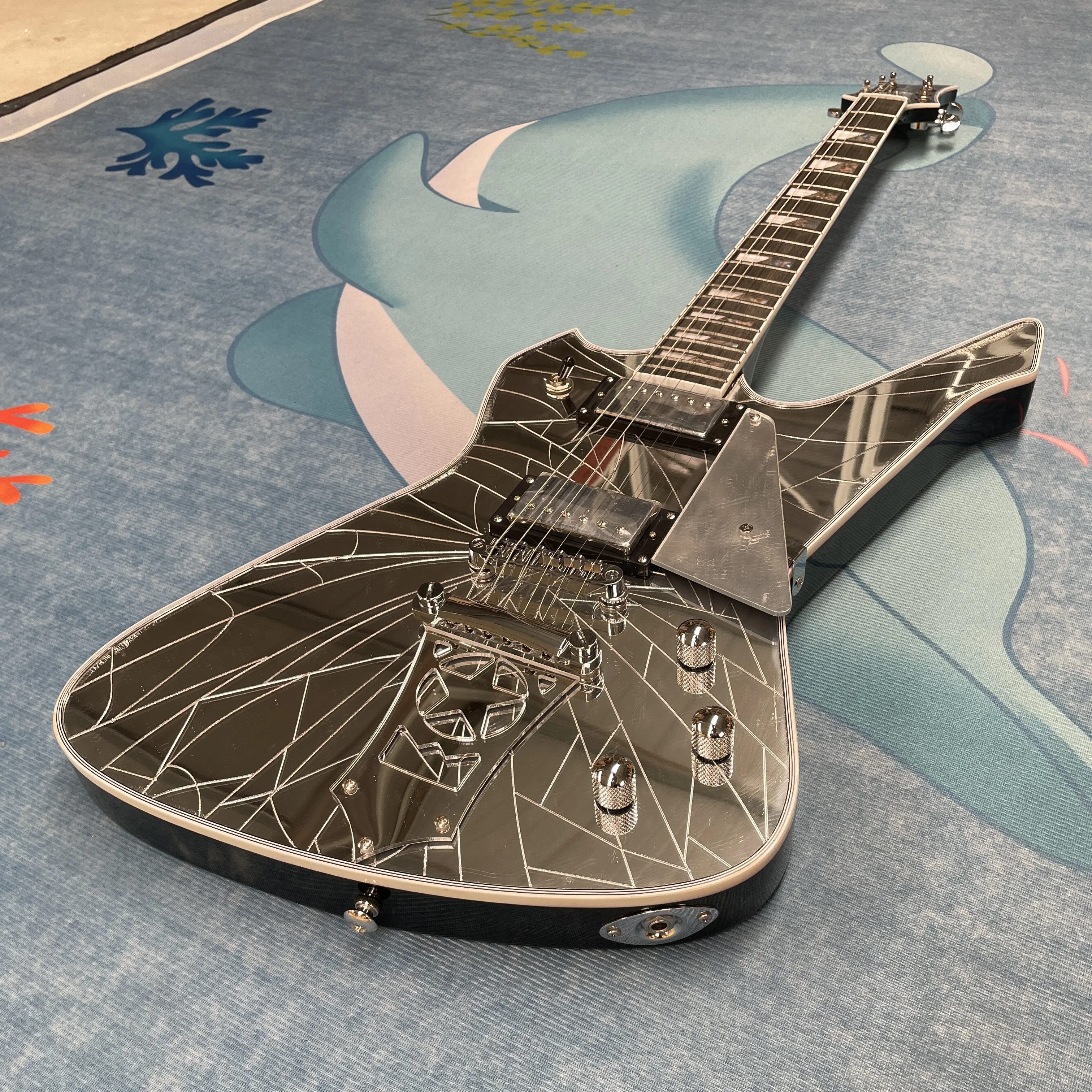 Beş köşeli yıldız şeklinde log - Electric Guitar Beginner incelemesi ve fiyatı