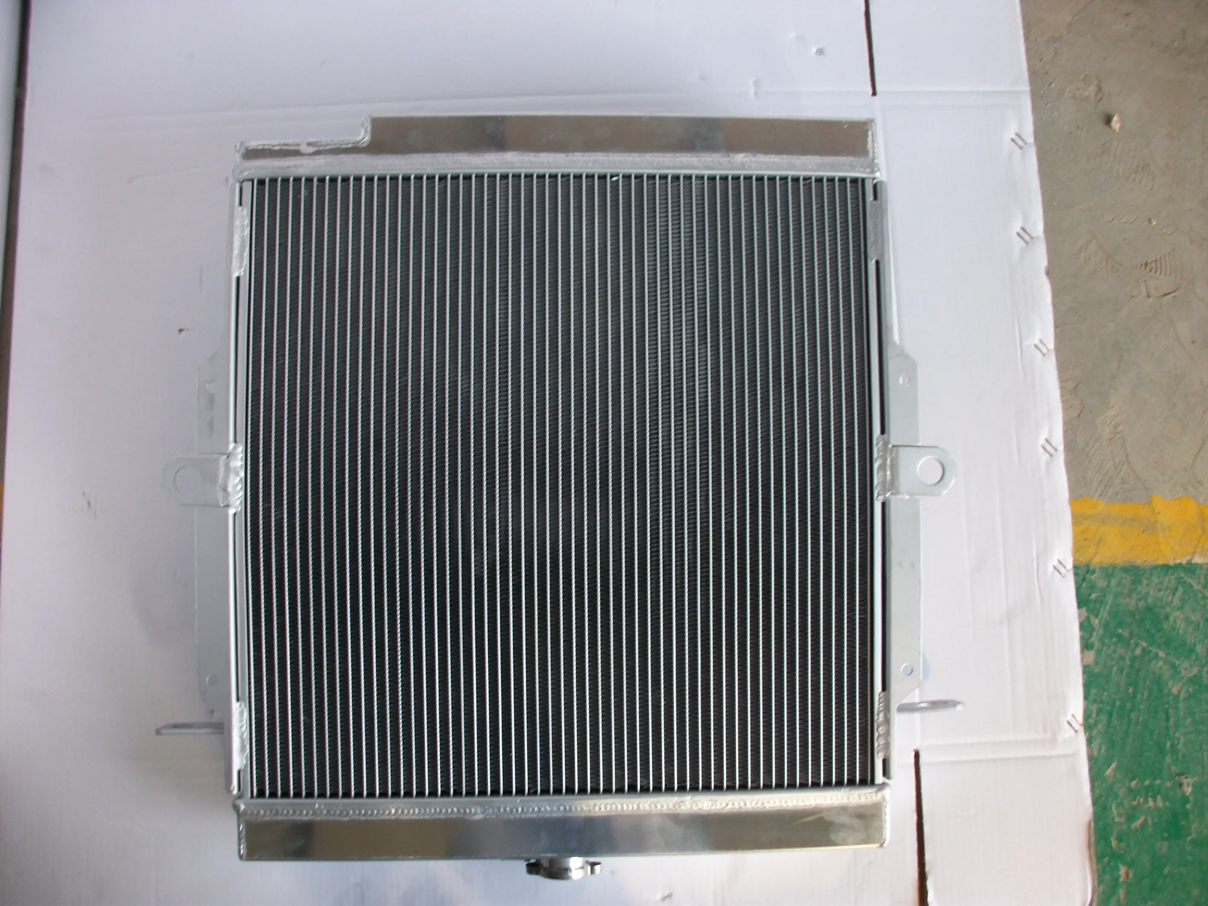 For 1990-2001 Toyota Land Cruiser 75 Series HZJ75 6cyl 1HZ 4.2L MT Aluminum Radiator 1991 1992 1993 1994 1995 1996 1997 1998