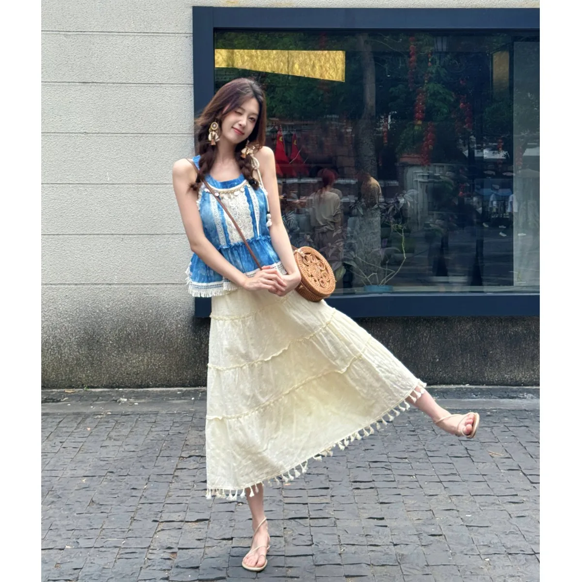 

n Holiday Sle Set Women's Blue Dyed Lace Vest Top High Waist Fringed Maxi Skirt Two-Piece Polyester Summer Outfit