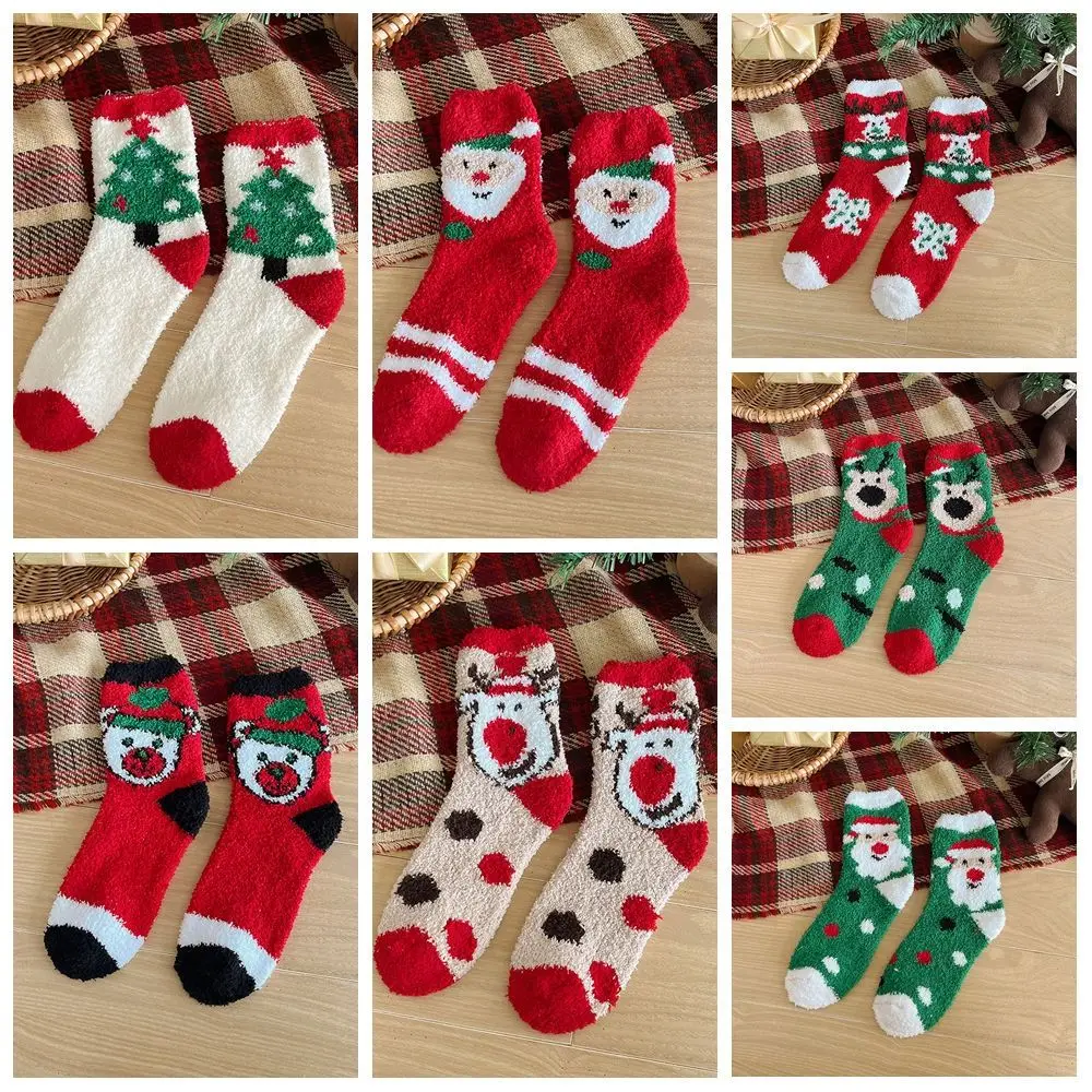 Casual Cartoon Weihnachten Socken Santa Claus Weihnachtsbaum Korallen Samt Socken Elch Schneemann Boden Schlaf Socken Mädchen