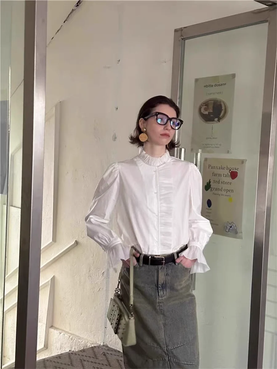 Elegante weiße Damenbluse, ausgestellte Ärmel, Knopfleiste, langärmeliges Hemd mit Stehkragen, europäischer Stil, All-Match-Retro-Oberteil für Damen