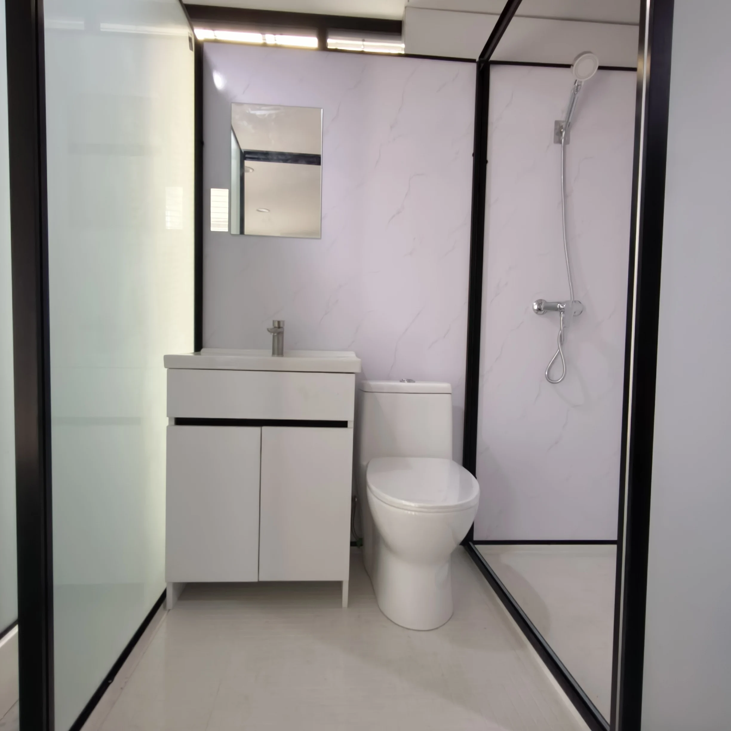 Luxury Bathroom Set, Complete Toilet and Shower Room, Portable Prefabricated Unit, Modern Design, Easy Installation
