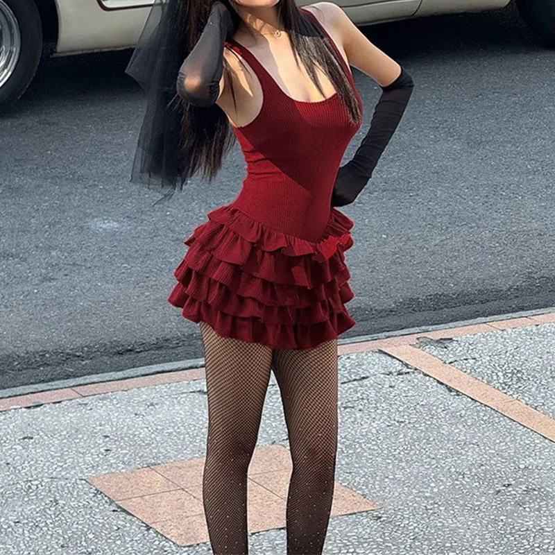 Spring 2026 New Sleeveless Sexy Hot Girl Skirt Fashionable Knitted Red Pettiskirt Cake Dress Princess Style European and America