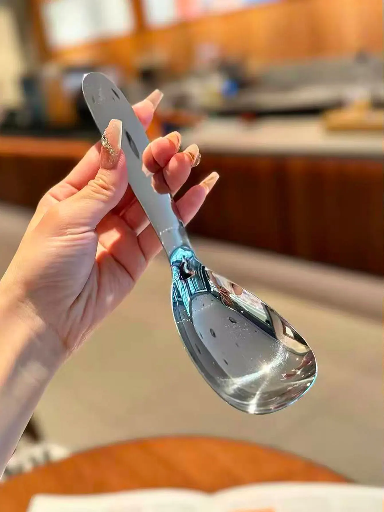 Snail Noodle Spoon 304 Stainless Steel Large Spoon for Serving Soup and Rice, High-End Food-Grade, Ins-Style, 1 Piece