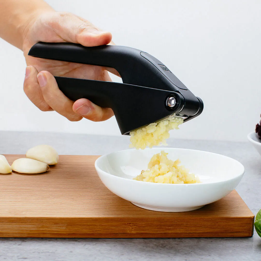 

Press Metal Mincer Crusher Detachable Easy To Squeeze And Clean Kitchen Tools For Fine Garlic