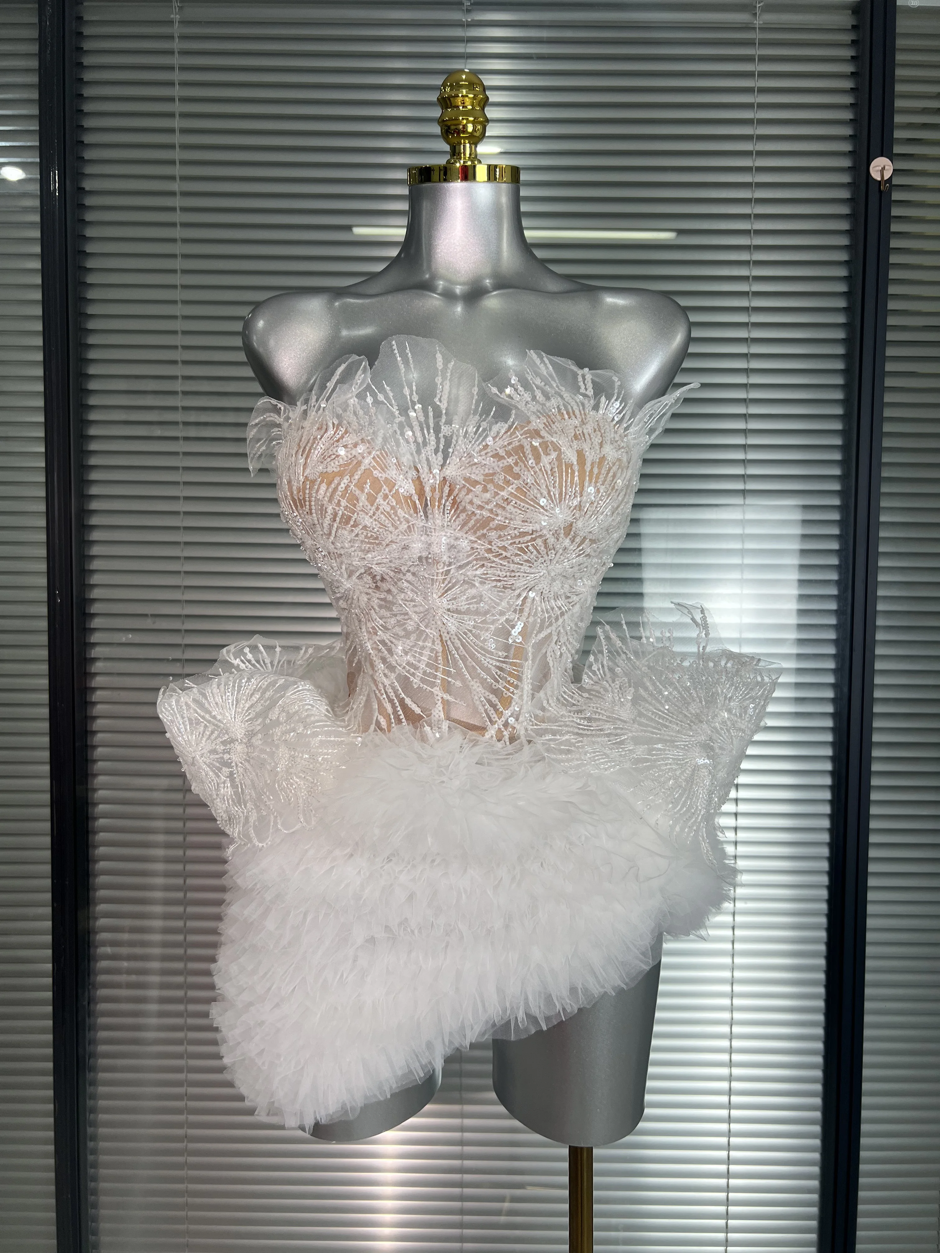 

Women Sexy White Two Pieces Set Shinning Night Club Skirt Suits Singer Dancer Sparkly Stage Performance Costume