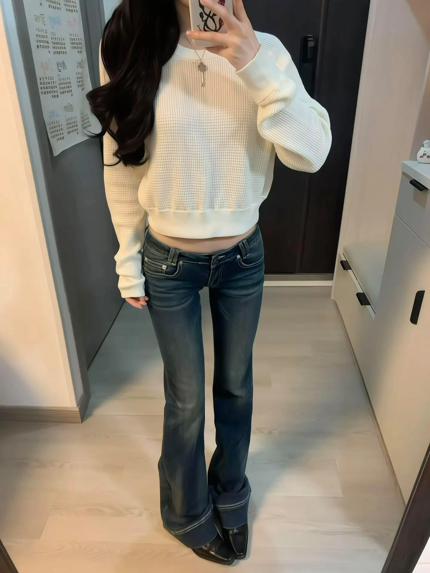 

Женские джинсы с низкой посадкой, расклешенные, облегающие, из денима, летние, новый стиль, синие, с эффектом потертости, американского узкого кроя