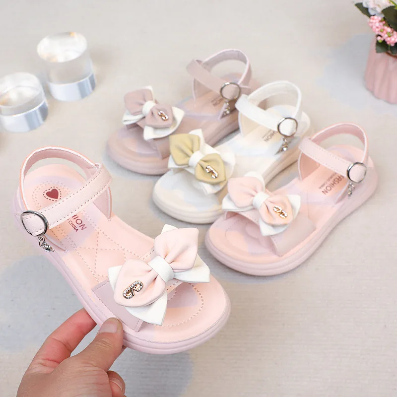 

Children Girls' Sandals 2026 Summer New Fashion Sweet Bowtie Princess Elegant Rhinestone Soft Comfortable Versatile Beach Shoes