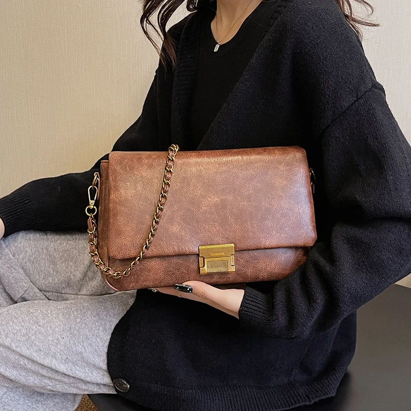 حقيبة كتف كلاسيكية مصممة للأزياء الجلدية الفاخرة للنساء، حقيبة يد كروس أنيقة للمظهر اليومي الأنيق