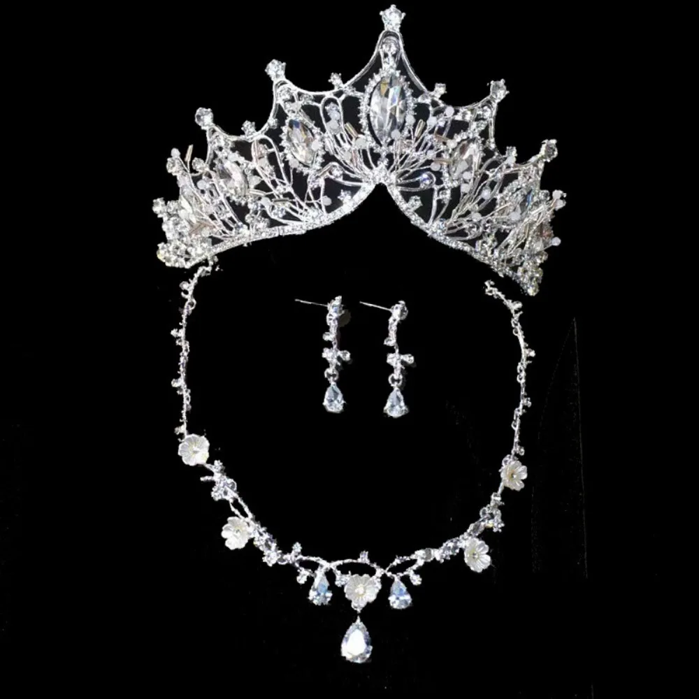 

Temperament Luxury Design Princess Crowns Elegant Exquisite Rhinestone Diadem Alloy Sparkling Bridal Tiaras Formal Occasions