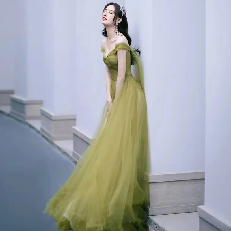 A-الخط تول فستان الحفلة الراقصة قبالة الكتف الخامس الرقبة مطوي الوهم طويل عارية الذراعين الدانتيل يصل سويب تراين مساء رداء حفلات المشاهير