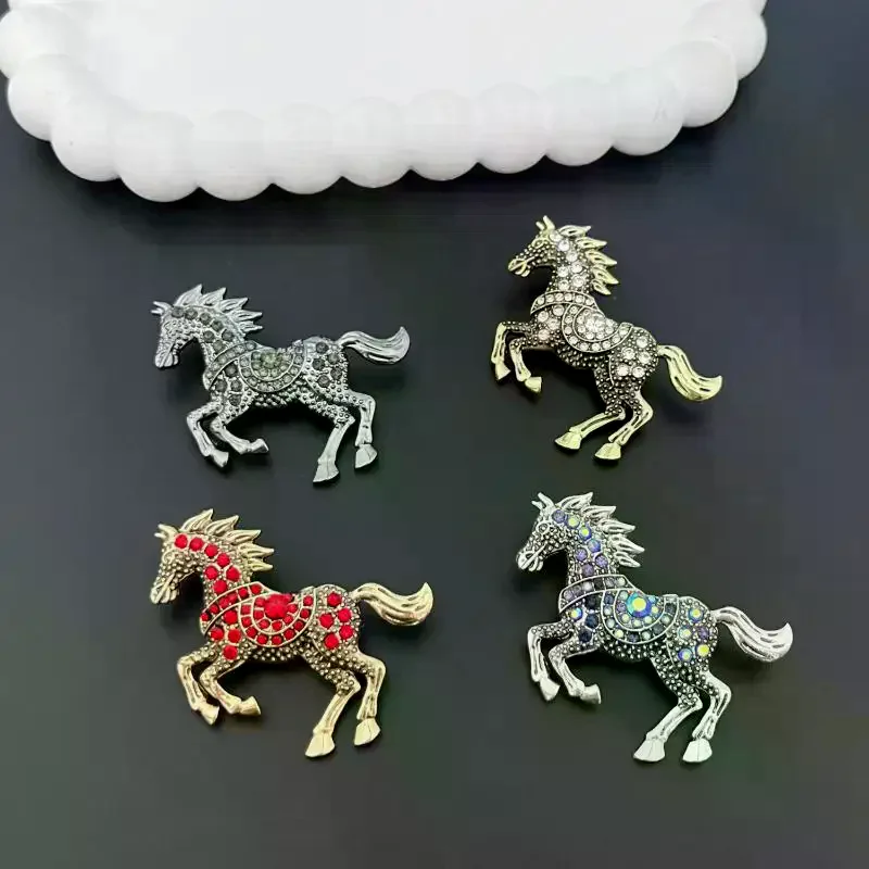 Classic Rhinestone Horse Brooches For Women Zodiac Animal Lapel Pins Casual Party Accessories New Year Gifts Friends