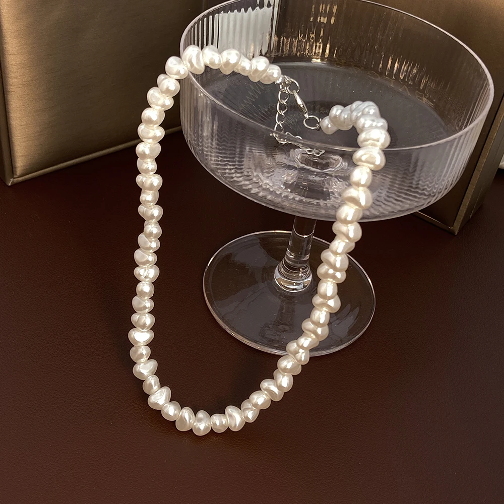 Artificial Pearl Necklace Women Vintage Dainty Choker Handmade Short Tiny Chain Fashion Choker Pendant Elegant Metal Collar