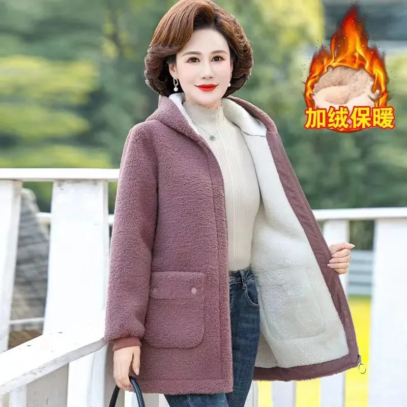 New Lamb Wool Jacket Women Autumn Winter Middle-Aged Elderly Cotton-Padded Coat Parkas Mother Large Size Hooded Overcoat Female