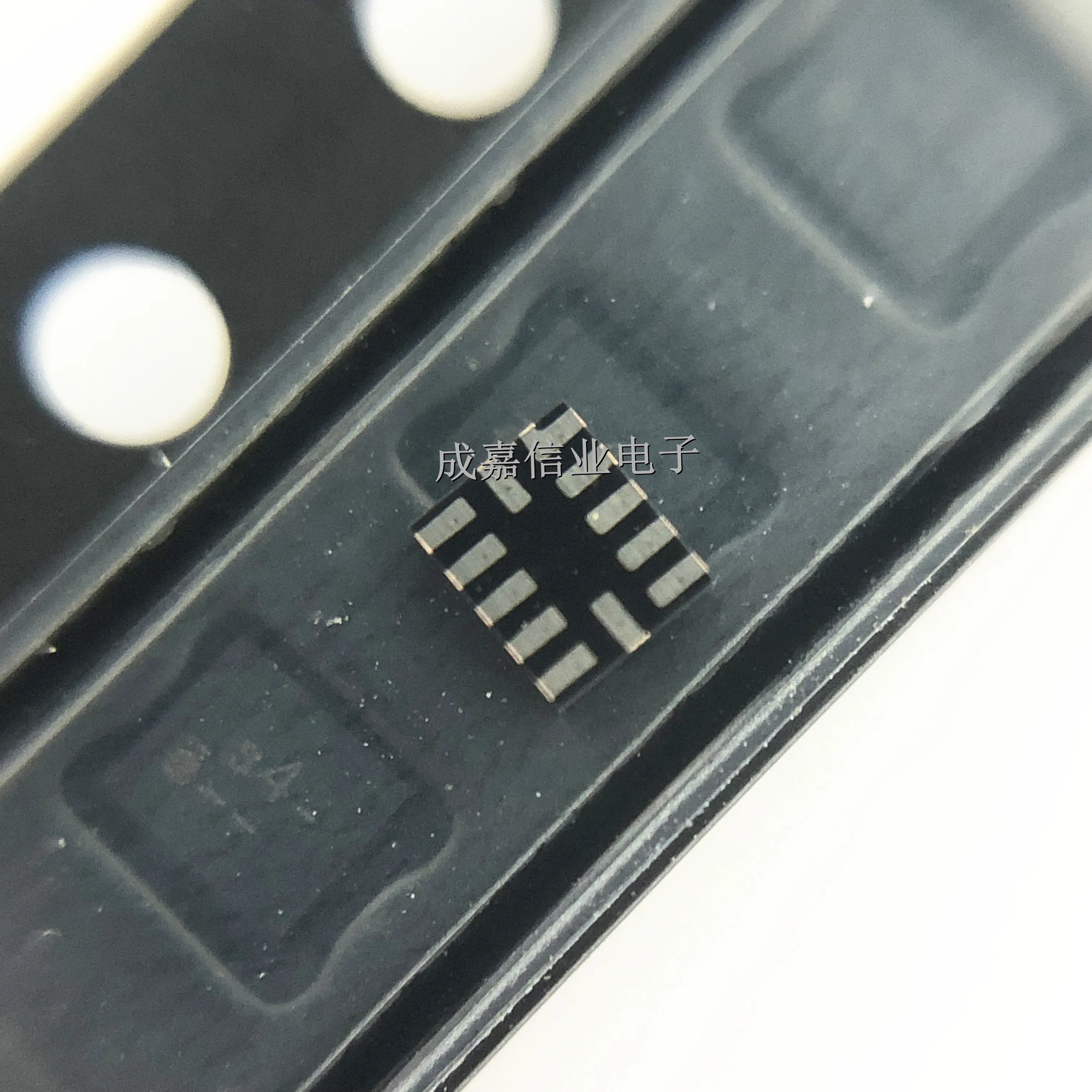 10pcs/Lot NTS0104GU12 XQFN-12 MARKING;S4 Translation - Voltage Levels 5.8ns 5.5V 250mW OD Operating Temperature:- 40 C-+ 125 C