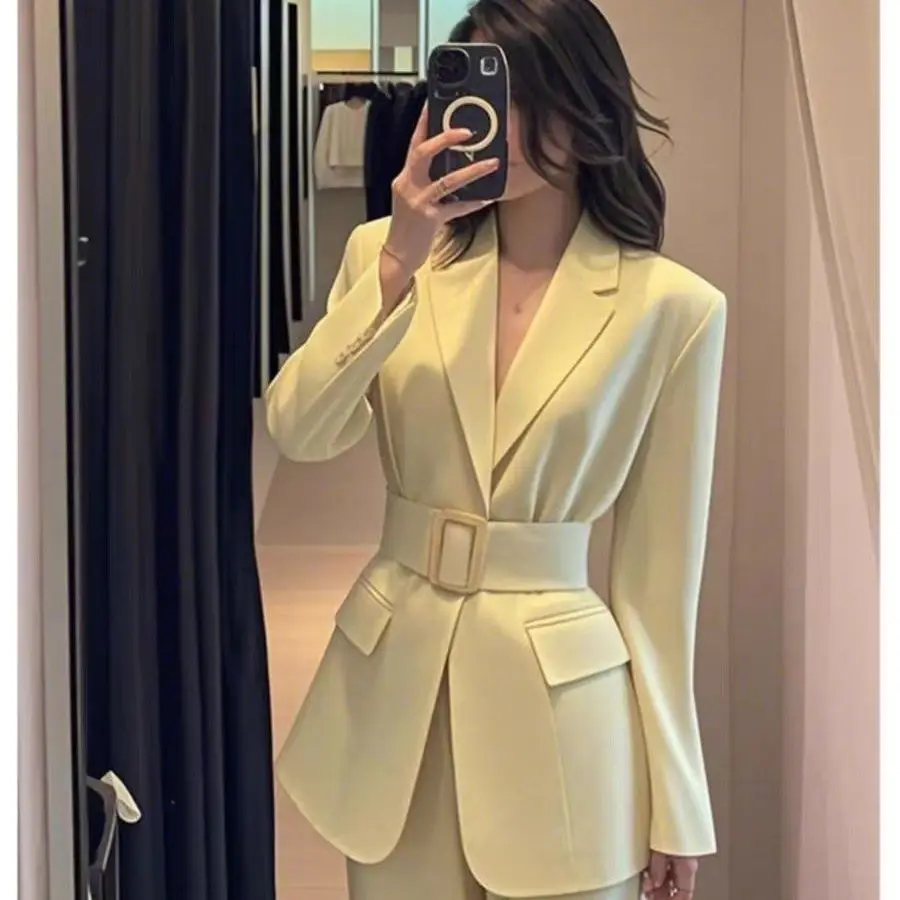 طقم بدلة بليزر بحزام أصفر للسيدات لربيع 2025، بدلة عمل مكتبية أنيقة للركاب