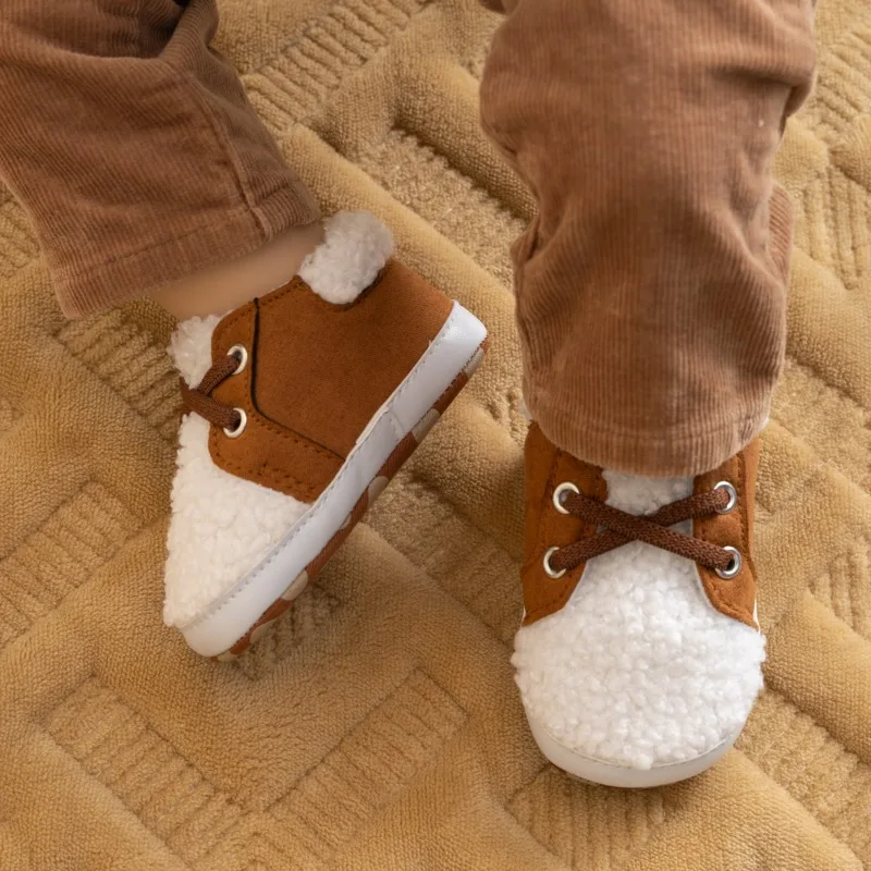 

Новая зимняя детская хлопковая обувь, теплая модная плюшевая обувь для маленьких мальчиков и девочек, нескользящая универсальная детская уличная повседневная обувь