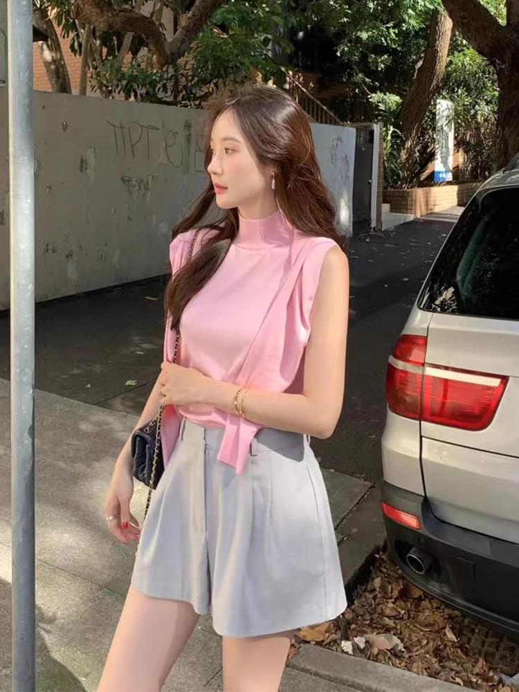 ชุดเซ็ตสองชิ้นเสื้อกั๊กไหมพรมคอสูงทรงสวยสไตล์วินเทจสำหรับฤดูร้อน กางเกงเอวสูงจีบพลีท แฟชั่นสำหรับผู้หญิง