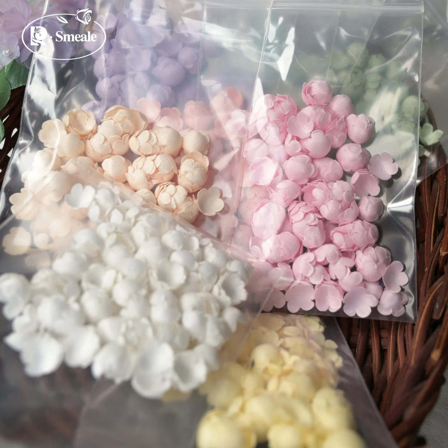 200PCS/Pack.Satin Pleated Petal Wedding Dress Headwear. Doll Dress Hot Pressed Shaping Material Bell Orchid .3D Fabric Petals