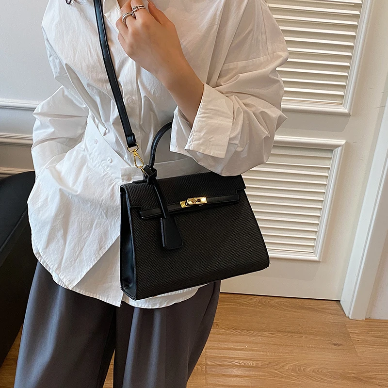 

High Quality Genuine Leather Crossbody Bag for Women - Elegant Classic Design with Detachable Strap Luxury
