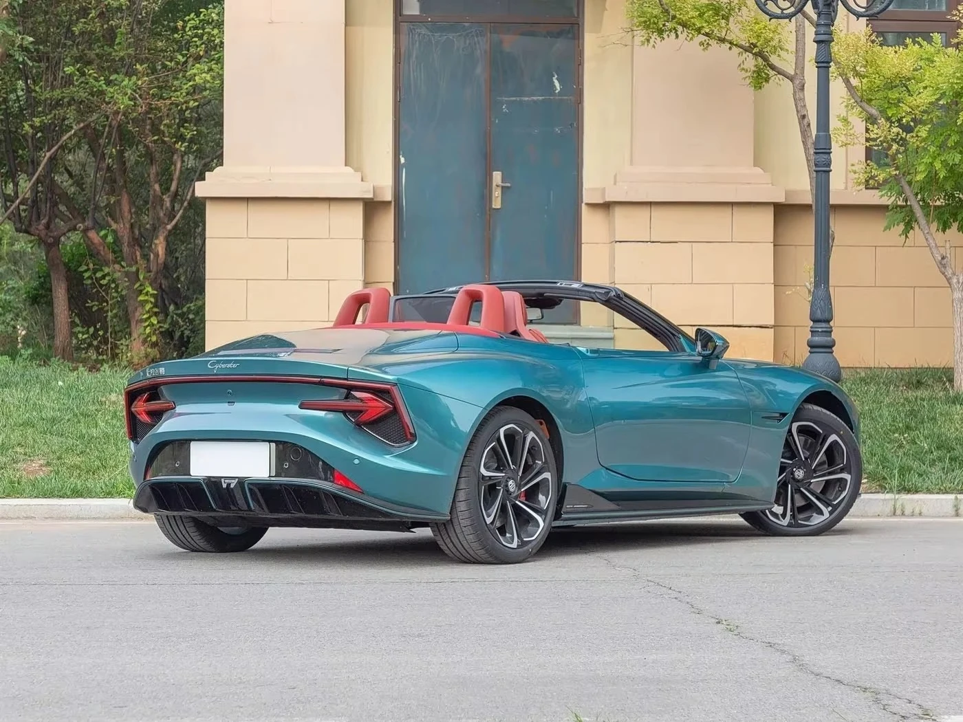 2025 2026  MG Cyberster Supercar New Energy Vehicle 2-Door Sports Convertible EV Car 580km 520km Range 2 Seats Soft  LHD view 4