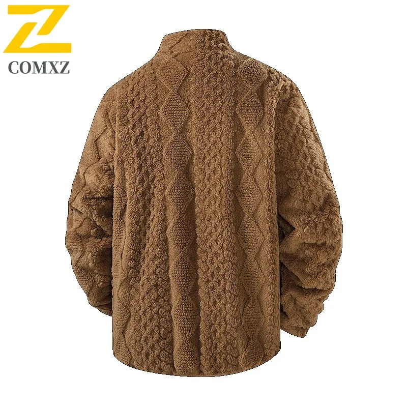 COMXZ الرجال جاكيت من الصوف 2025 السفر مقاومة البرد حجم كبير ارتداء اليومي وسادة مبطنة رحلة التخييم عالية الجودة الشتاء الحشو