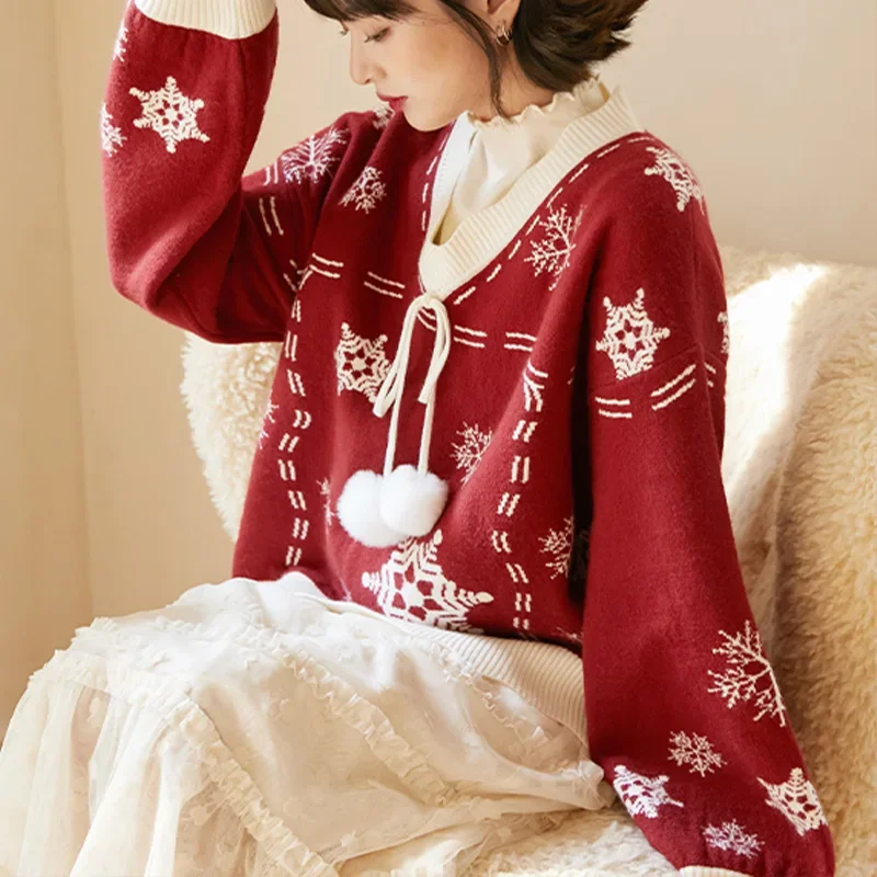 

Новинка 2023 года, осенний красный свитер, женский модный вязаный свитер с v-образным вырезом, толстый свободный милый рождественский костюм, пуловер со снежинками и длинными рукавами, топ