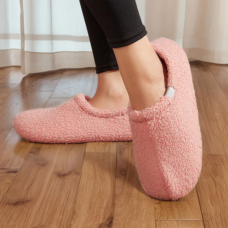 Chinelos de casa de pelúcia antiderrapantes para mulheres, conforto caloroso, sapatos de quarto sólidos, peludos, inverno