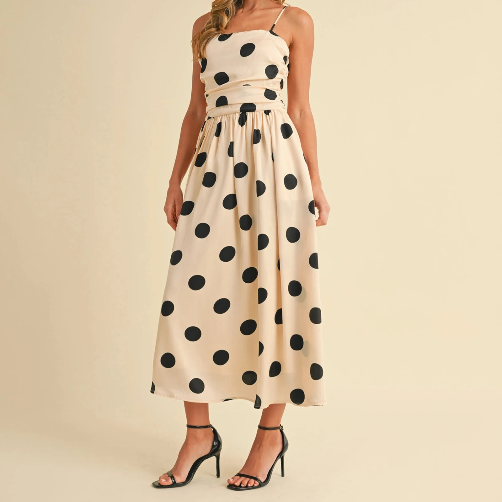 Combhasaki 여성 도트 프린트 셔링 백리스 하이 웨이스트 스퀘어 넥 조절 가능한 얇은 스파게티 스트랩 a 라인 미디 캐미 슬립 드레스