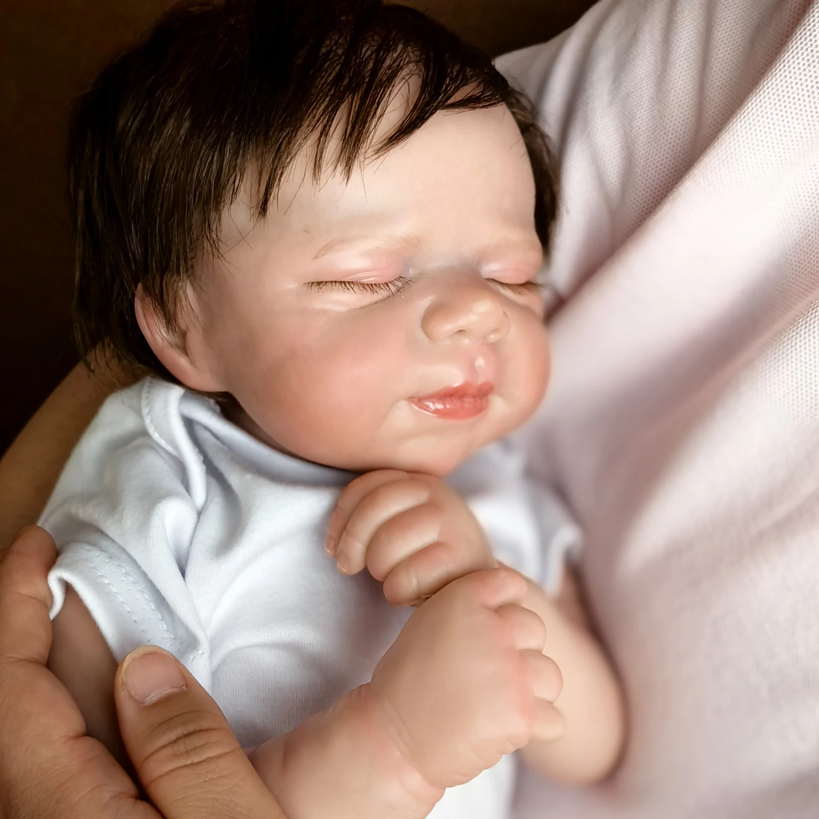 

46cm Lifelike Bebe Reborn Soft Silicone Vinyl Close eyes Reborn Baby Dolls Cloth Body 3D Painted Child Playmates Birthday Gifts