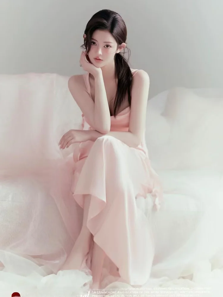 

2026 New Oxygen Girl Simple Photography Studio Korean Theme Portrait Art Photo Personal Photography Shoot Ethnic Costume