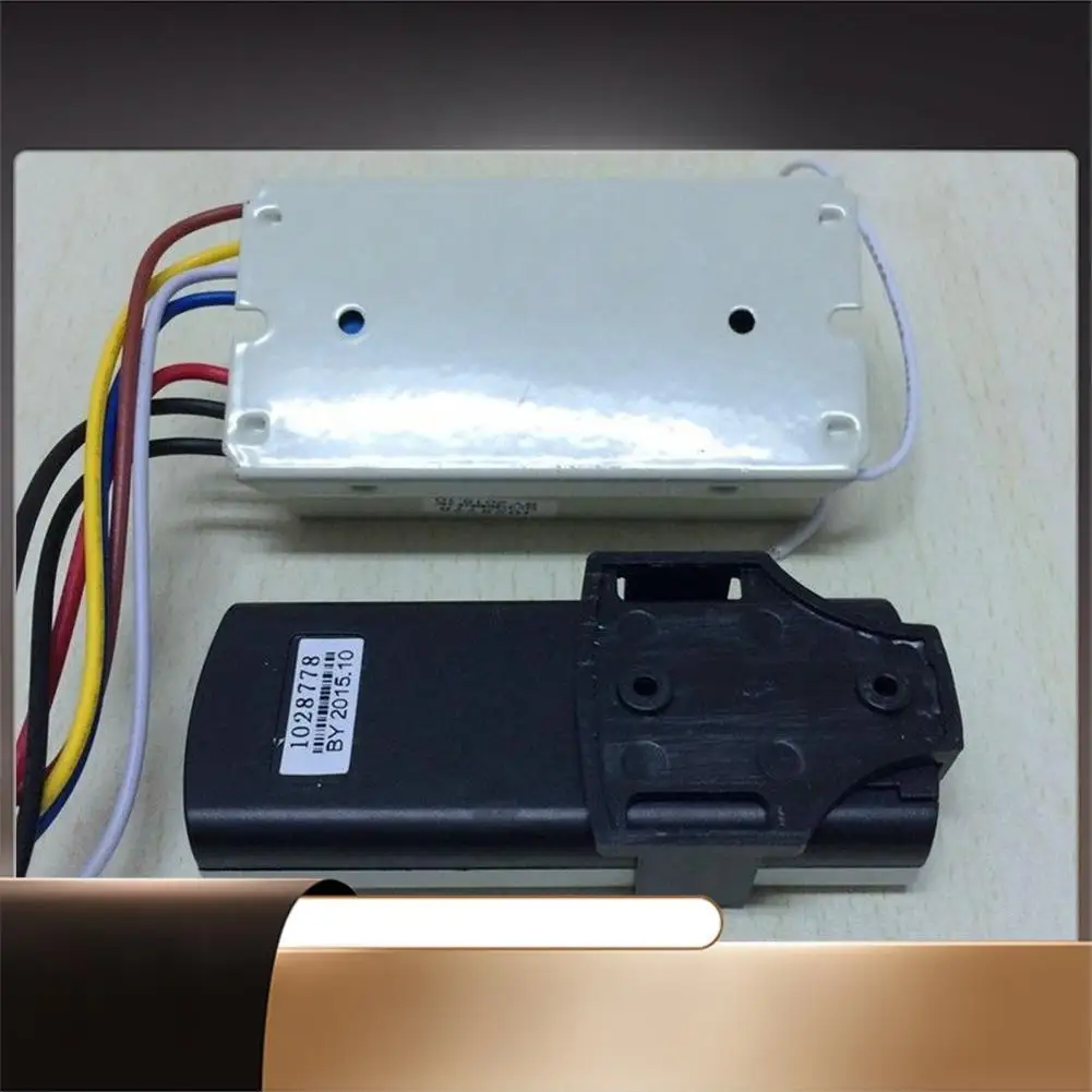 

Yam Digital Wireless Wall Switch Splitter Box + Remote Control 4 Port Way Light Lamp-X64A