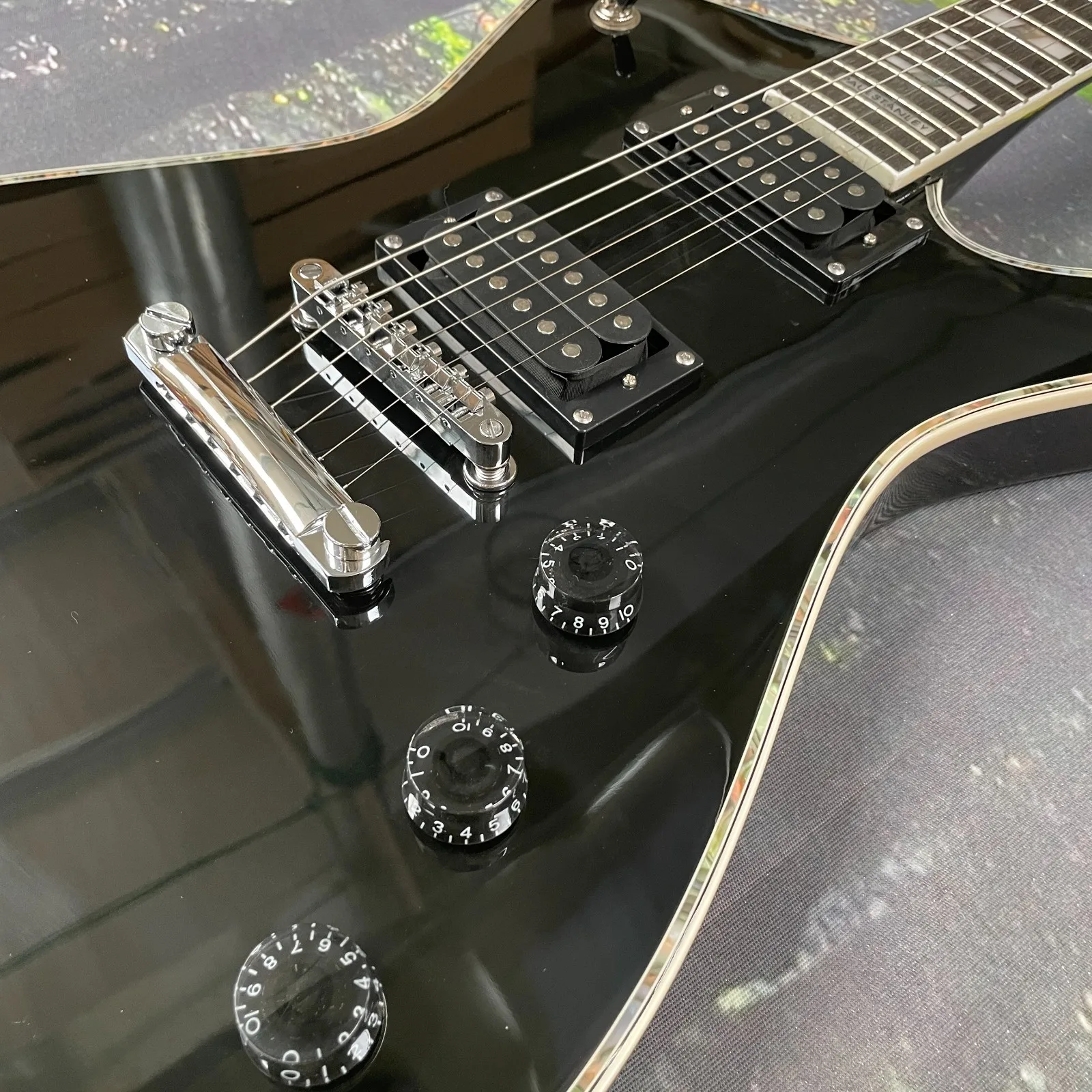 جديد أسود Iba.z Iceman Guitar 6s جولة سبائك الكروم مصنع مخصص